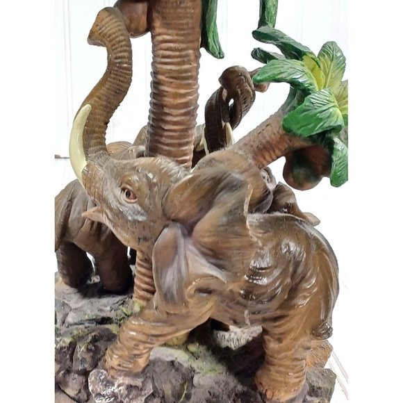 Vtg Tropical Elephants Mother Baby Babies  Safari Jungle Palm Trees Table Lamp - Picture 8 of 9